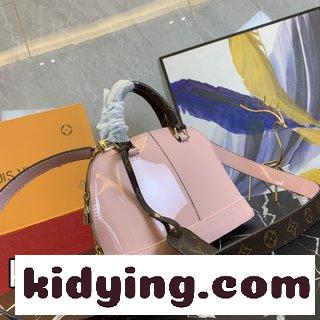 古い花に漆の皮の鮮明な特性を合わせて,このバッグはすべてよく融合しています ルイヴィトン バッグ ショルダー コピー-0