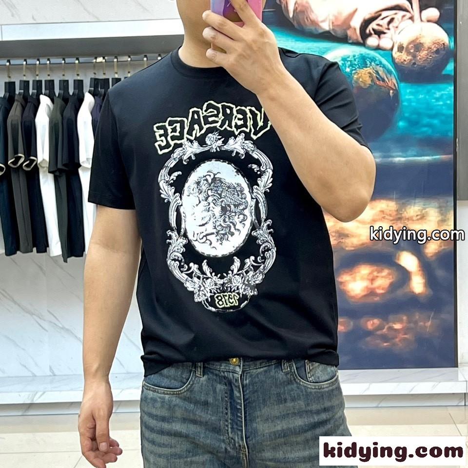 おしゃれ プリント クルーネック 半袖Tシャツ ヴェルサーチェ Tシャツ コピー ブラック-1