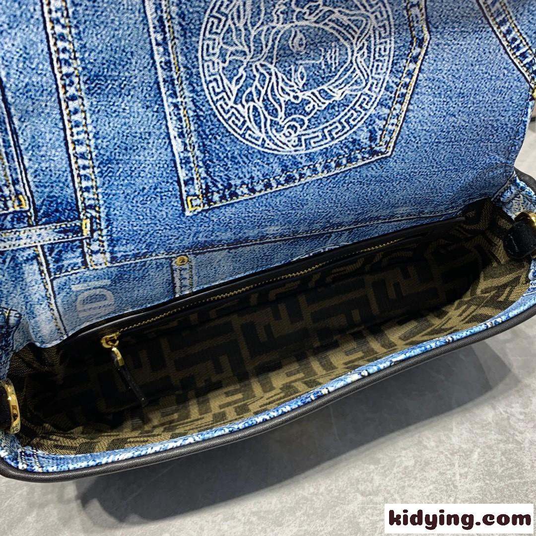 Versace x Fendi フェンダーチェ バゲット ショルダーバッグ デニム フェンディ バッグ 人気 コピー-3