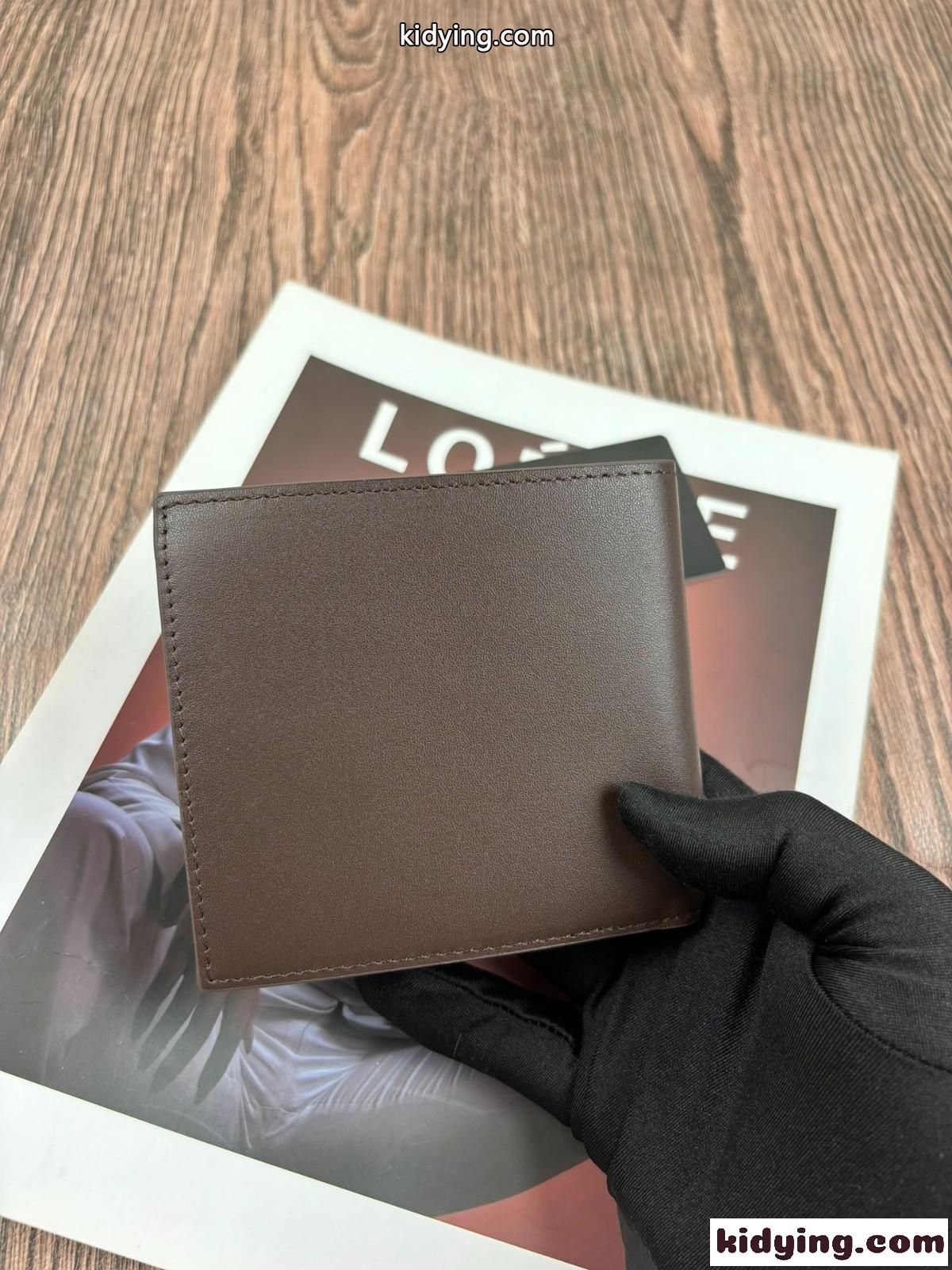 定番 人気 2つ折り財布 ロエベ 財布 コピー コンパクト ウォレット ダークブラウン-1