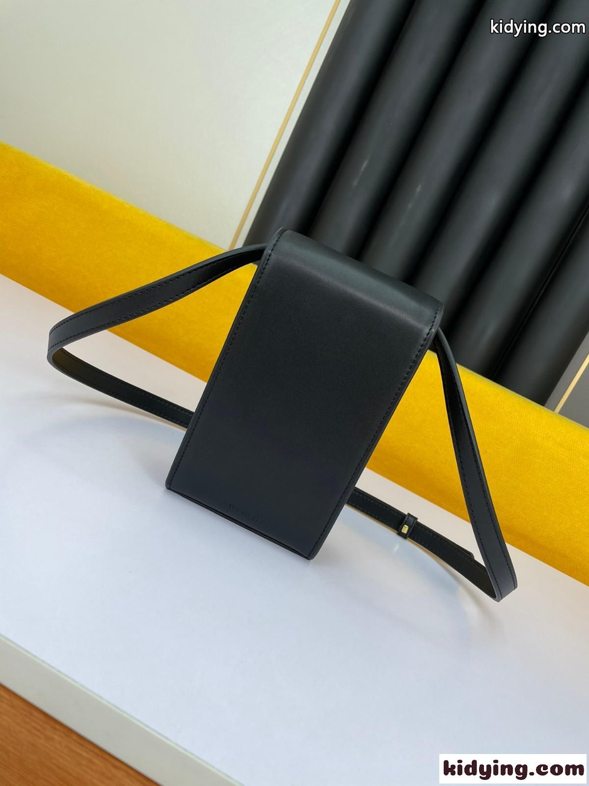 ジバンシィ バッグ コピー ポーチ 斜め掛け おしゃれ カジュアル 上品 ミニ 4G-2