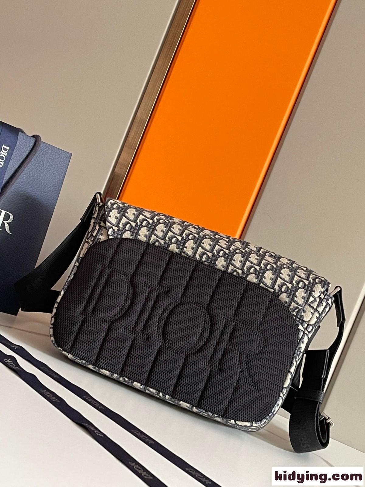 おしゃれ クリスチャン・ディオール バッグ コピー DIOR EXPLORER メッセンジャーバッグ-1