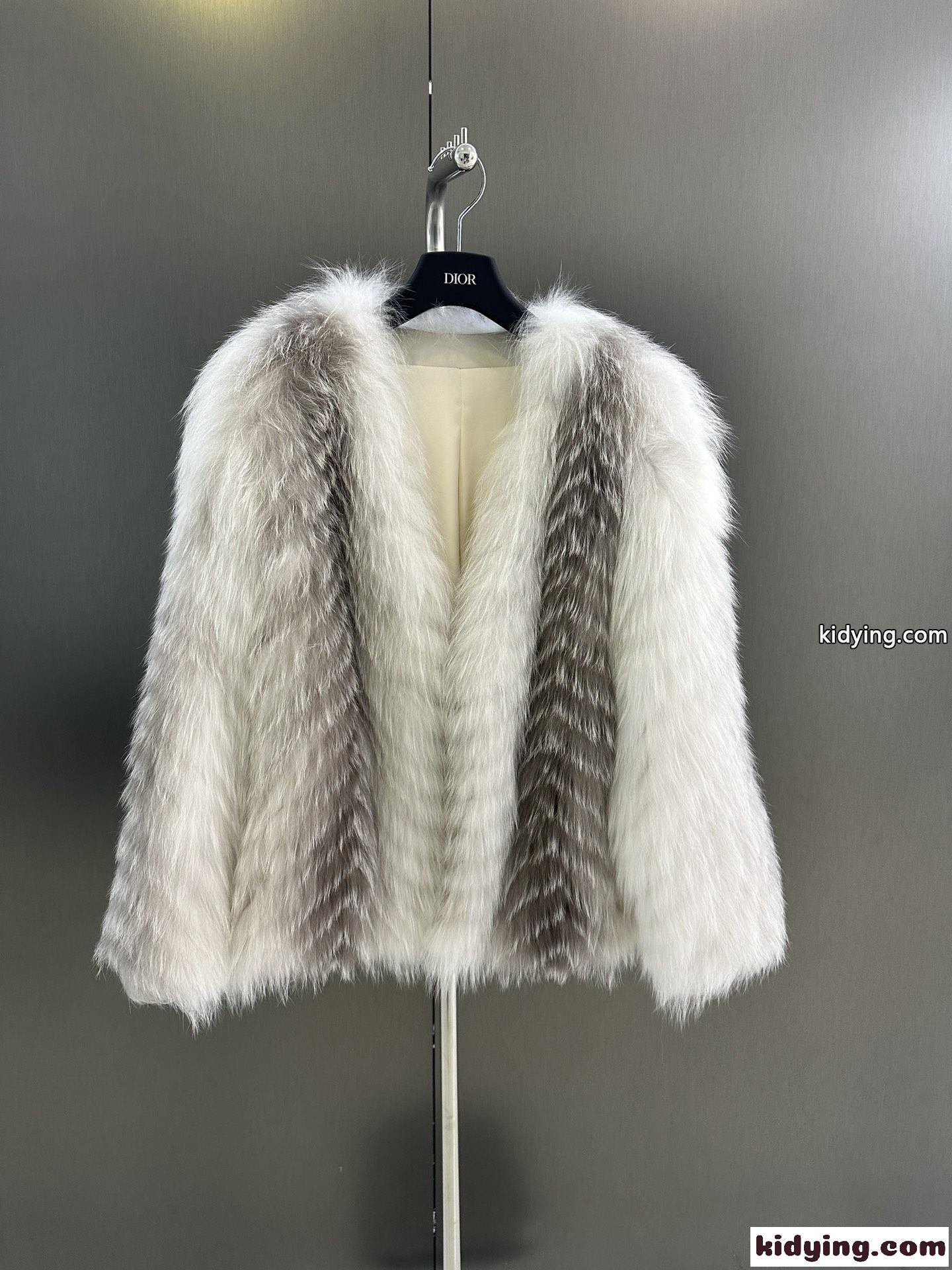 人気流行品 ディオールの服Ｎ級品 トップス アウター ふんわり 柔軟 優雅 レディース グレイ-0