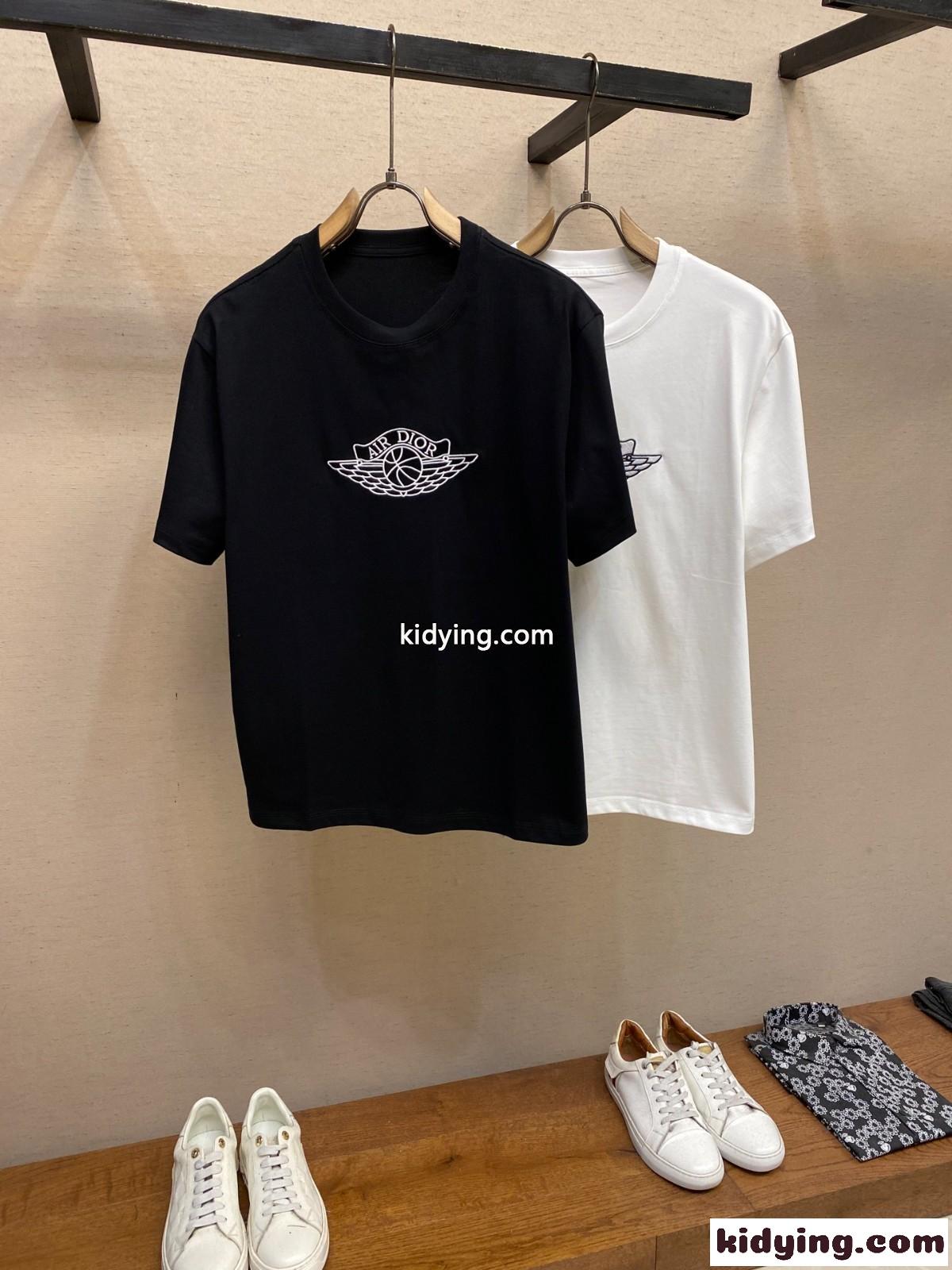 クリスチャン・ディオール Tシャツ コピー シンプル 刺繍入り クルーネック 半袖Tシャツ-0
