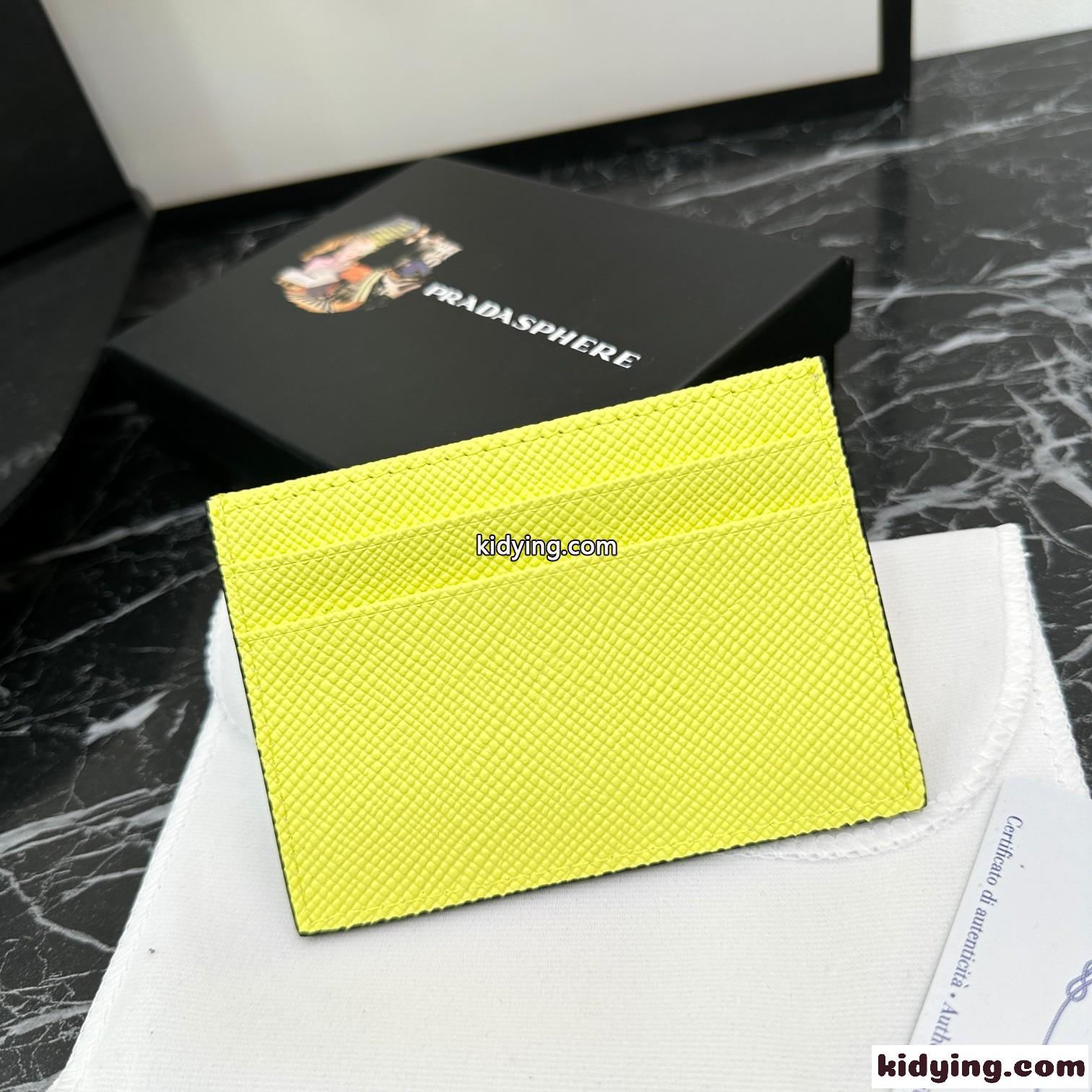 シンプル エンボスロゴ カードケース プラダ 財布 コピー イエロー-2