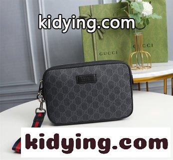 GG Supreme pouchメンズクラシックロゴプリントの手にバッグを持っています GG x Supreme コピー-1