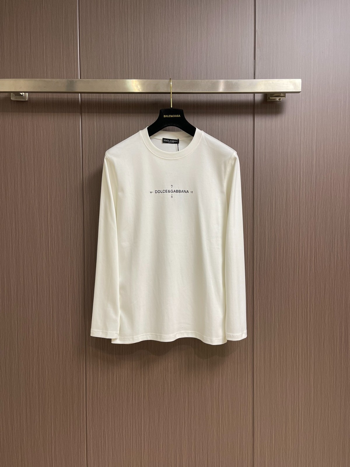 シンプル 上品 ロゴプリント コットン 長袖Tシャツ ドルチェ&ガッバーナ Tシャツ コピー ホワイト-1
