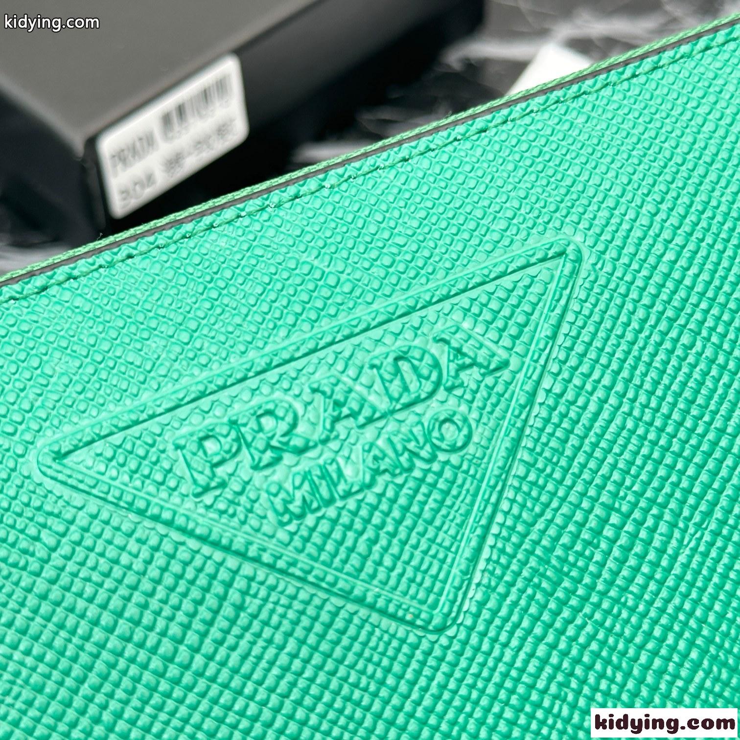 定番 エンボスロゴ プラダ 財布 コピー ラウンドファスナー 長財布 グリーン-3