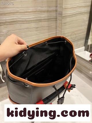 Coach コーチの女性バッグコーナーの新しいTroupe コーチバッグ 新作コピー 女性はオルガンチェーンバッグを片肩に斜めに掛ける-4