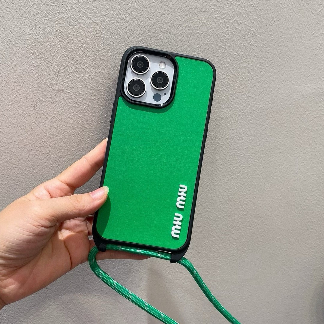 シンプル 上品 スマホケース ミュウミュウ アイフォンケース 偽物 iPhone16 グリーン-0
