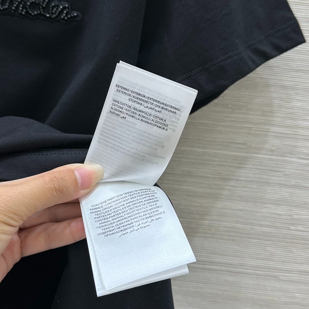 モンクレール Tシャツ コピー 定番 お洒落 ロゴ コットンTシャツ クルーネック ブラック-3