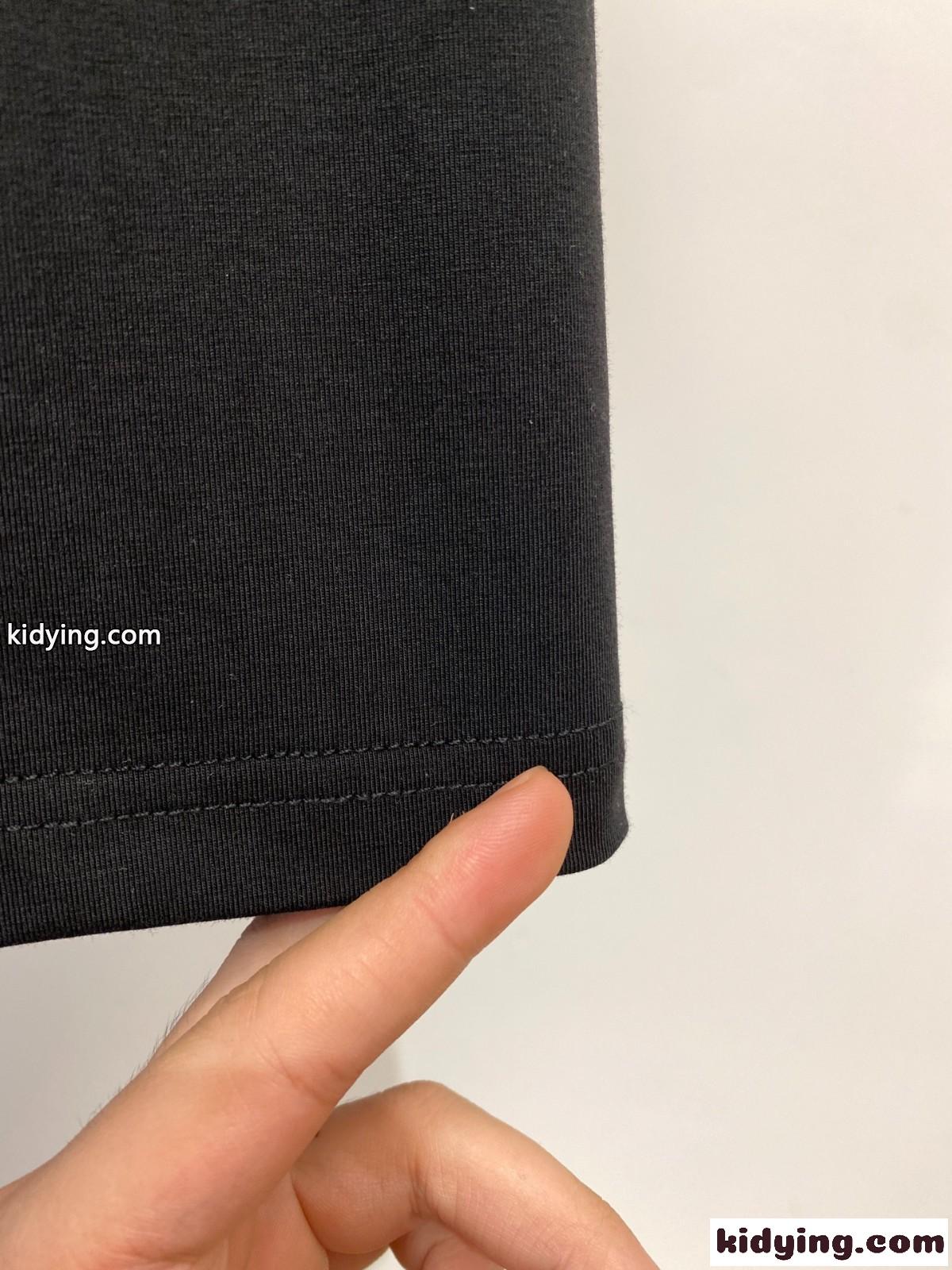 アルマーニ Tシャツ 偽物 ロゴ 洗練された シンプル 半袖Tシャツ ブラック-3