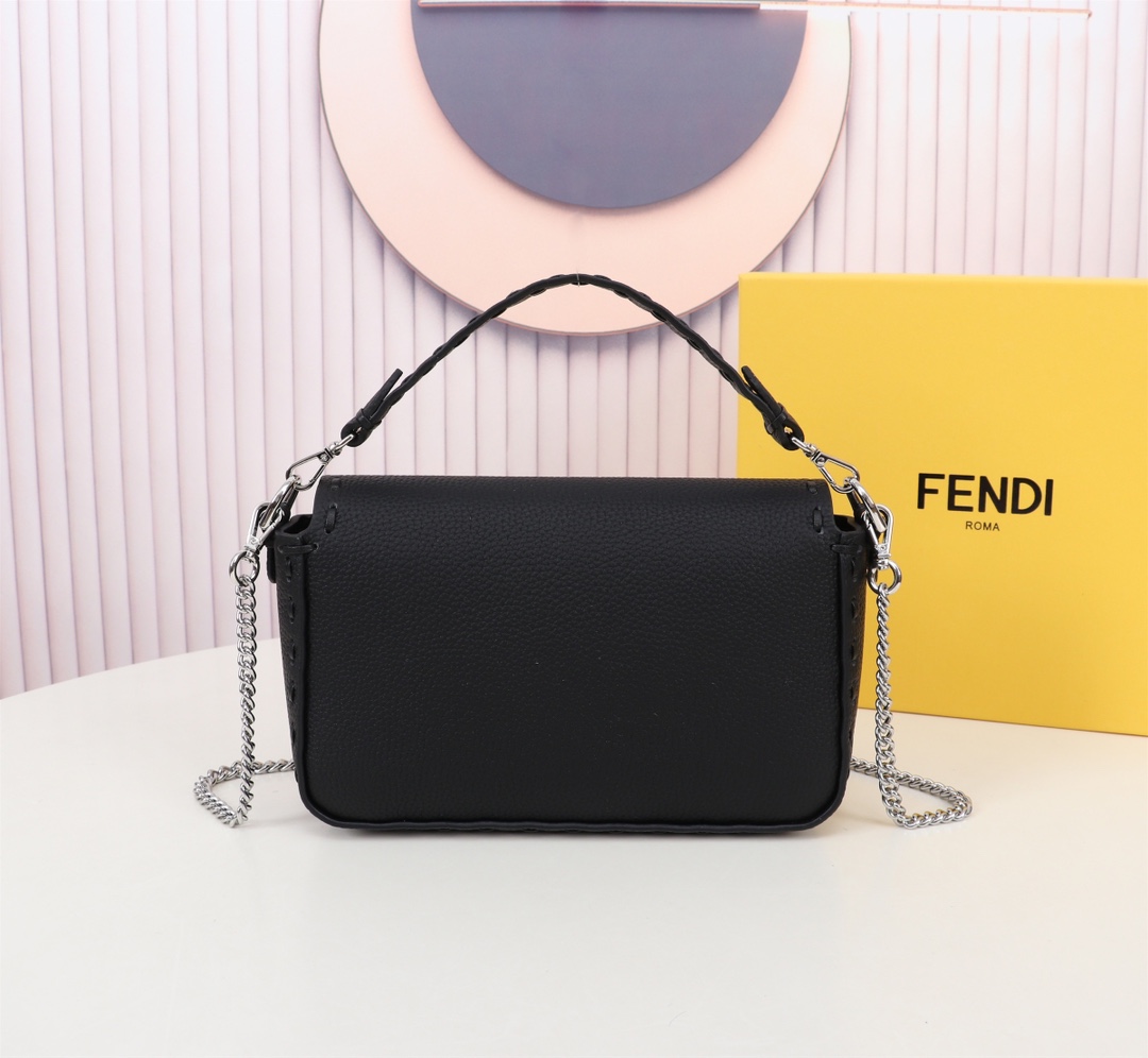 大人気 バゲット スモール ショルダーバッグ フェンディ バッグ スーパーコピー ブラック-0