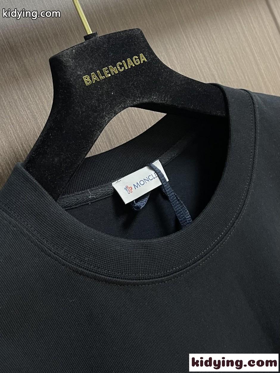 カジュアル ロゴ入り コットン 長袖Tシャツ モンクレール Tシャツ 偽物 ブラック-2