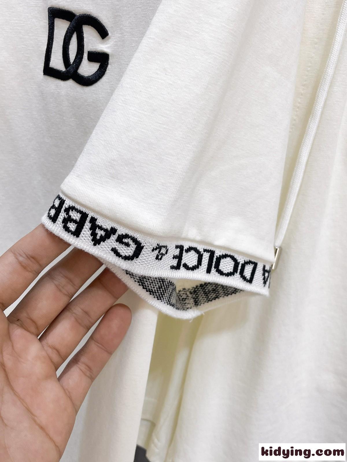 半袖Tシャツ×ショートパンツ2点セット ドルチェ&ガッバーナ セットアップ 偽物 ホワイト-2