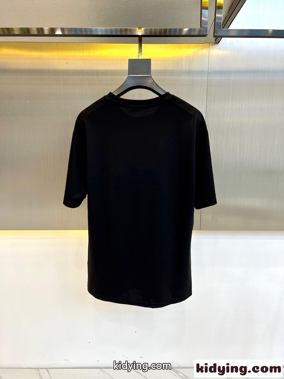 シンプル お洒落 プラダ Tシャツ コピー クルーネック 半袖Tシャツ ブラック-3