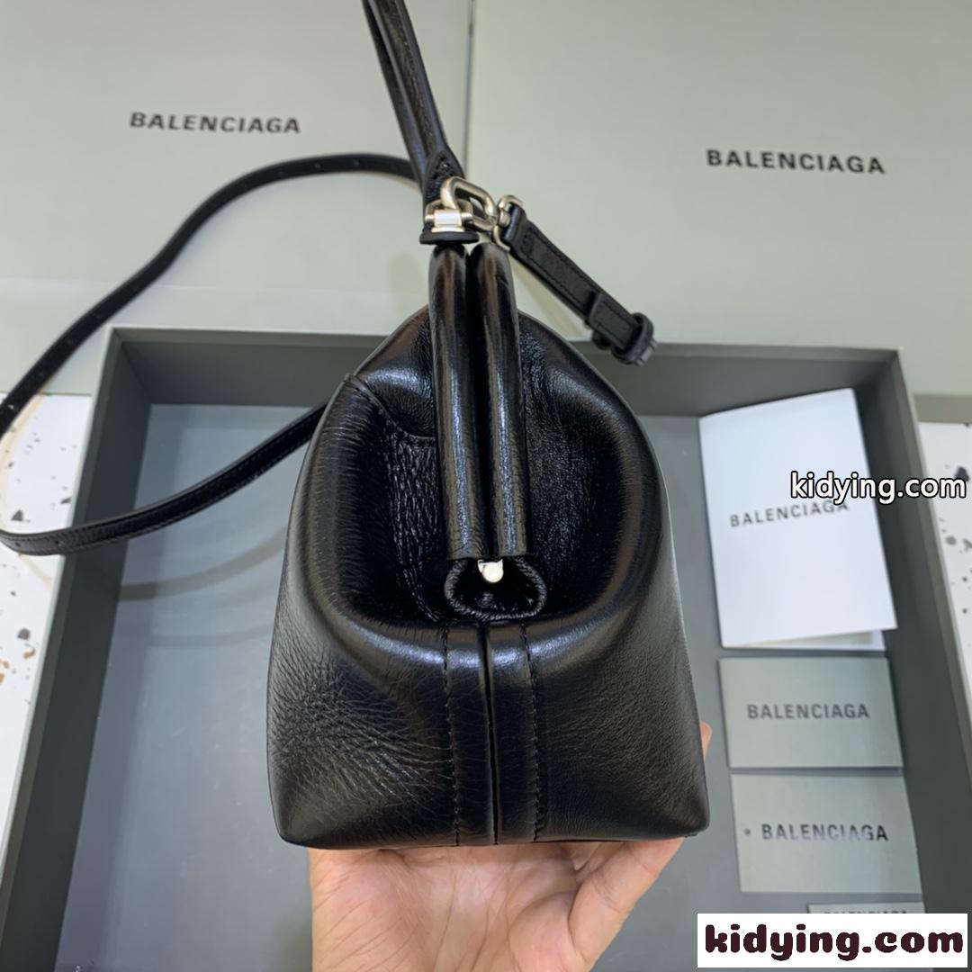 定番 人気 おしゃれ 柔らか レザー 斜め掛け ショルダーバッグ バレンシアガ バック コピー トップハンドルバッグ-0