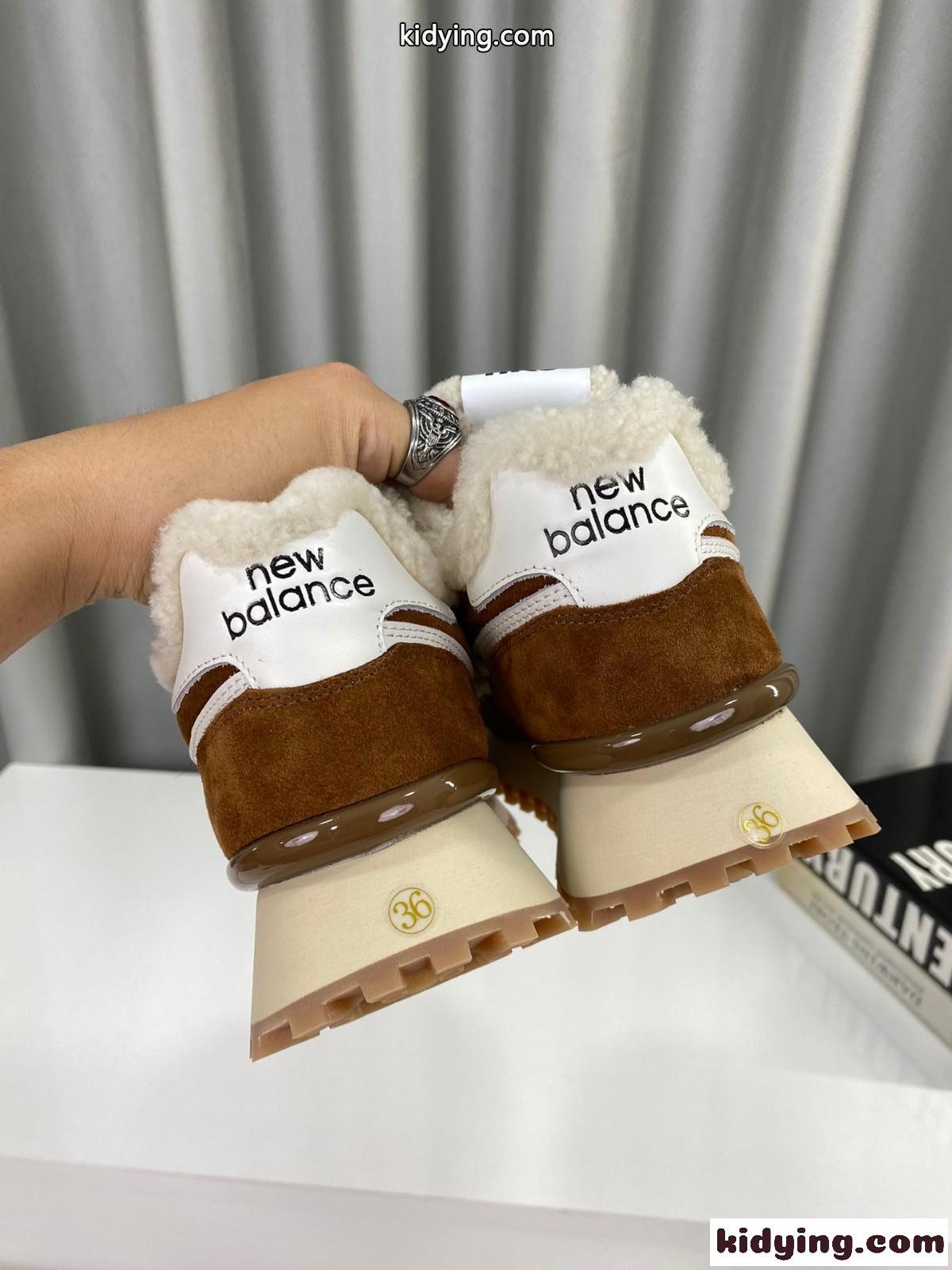 New Balance x Miu Miu ボアスニーカー ミュウミュウ スニーカー コピー レディース ブラウン-2