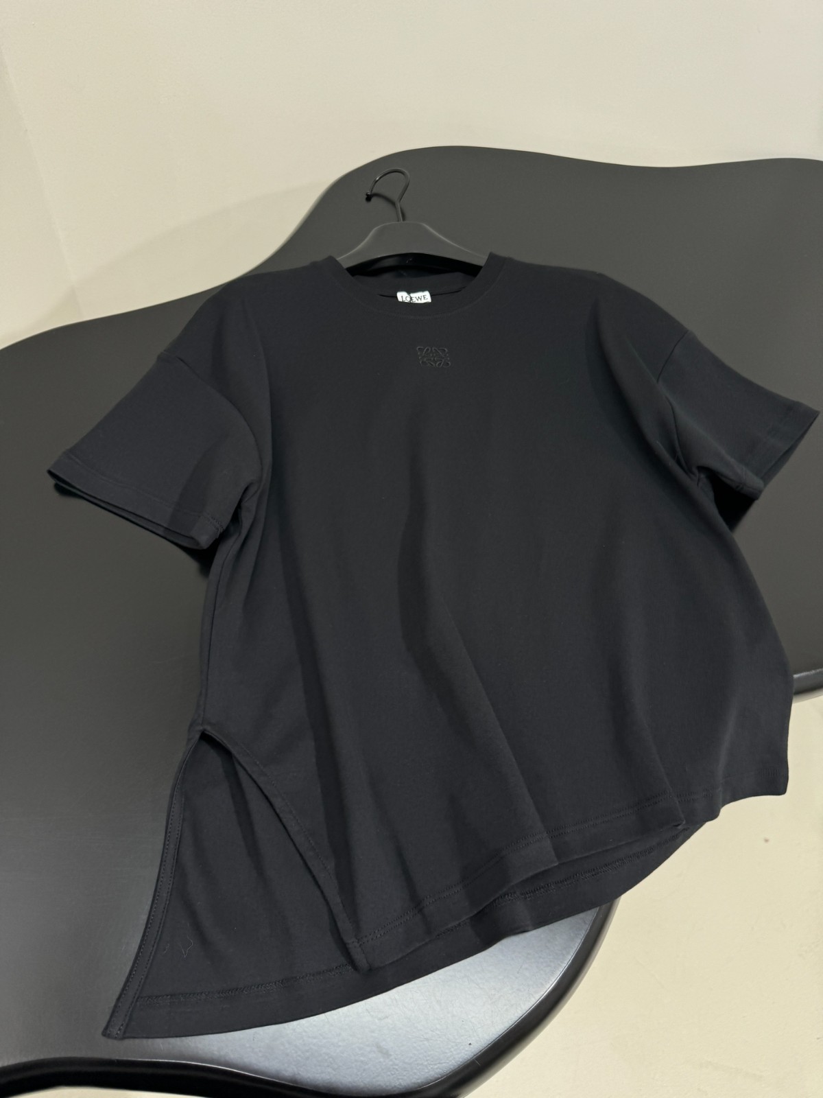 カジュアル アシンメトリー 半袖Tシャツ ロエベ Tシャツ コピー ブラック-2