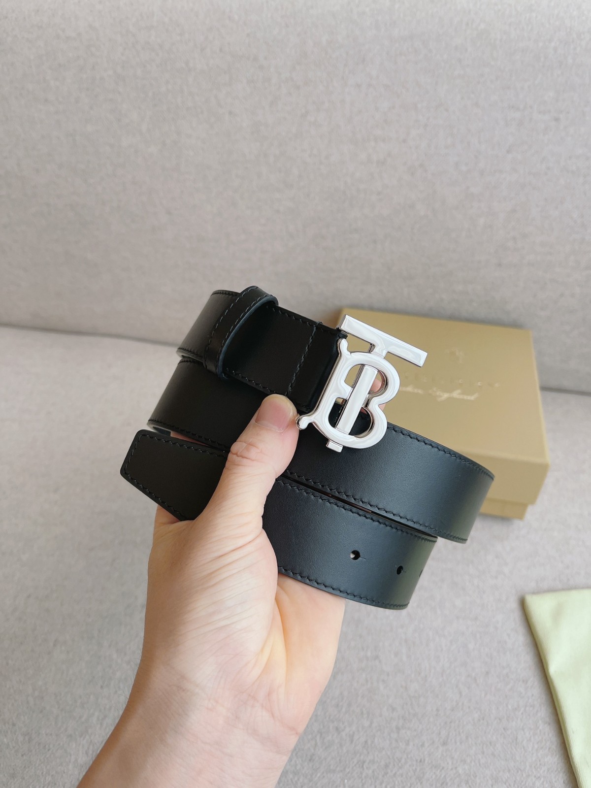 TBモノグラム レザーベルト バーバリー ベルト コピー 上品 合わせやすい-0
