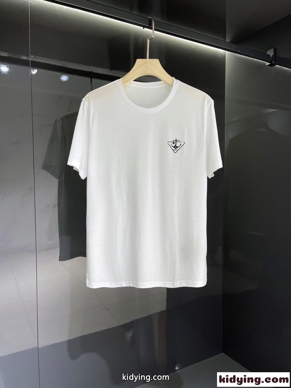 夏の定番 人気 コットン クルーネック プリントtシャツ プラダ 半袖tシャツ コピー 薄手 柔らかい 快適-2