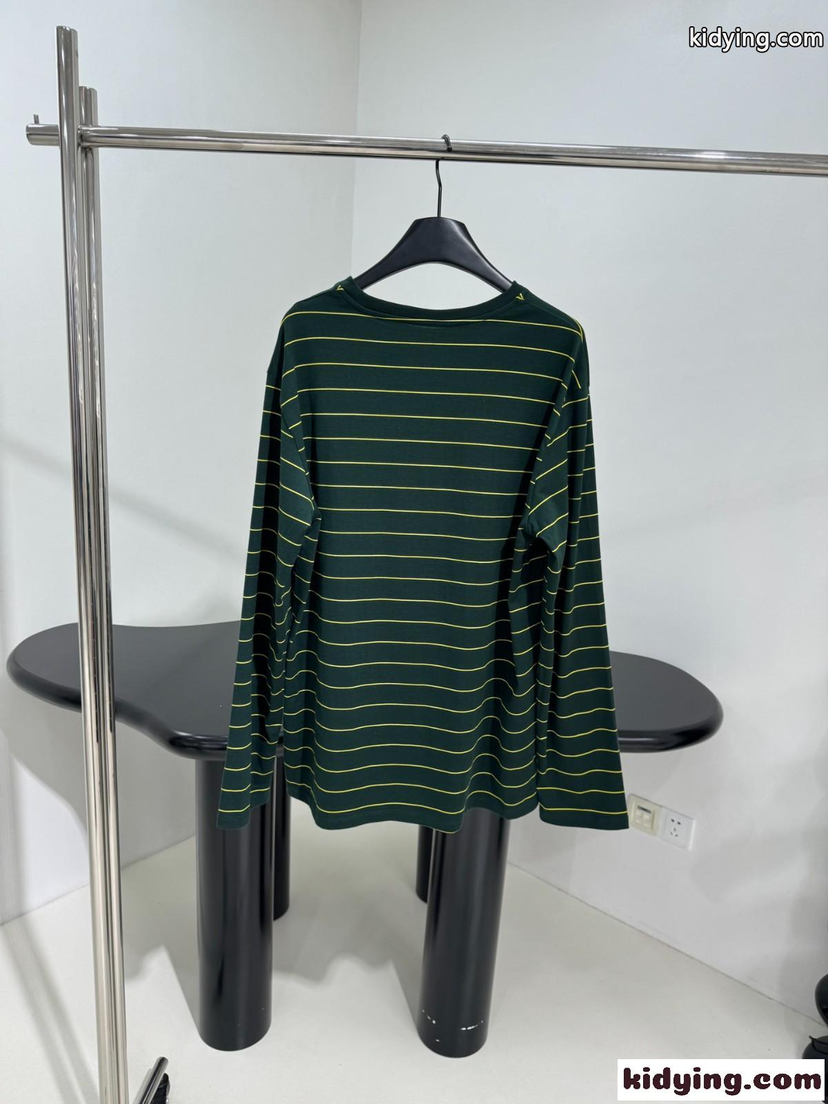 カジュアル 合わせやすい ボーダー柄 長袖Tシャツ ミュウミュウ Tシャツ コピー グリーン-1