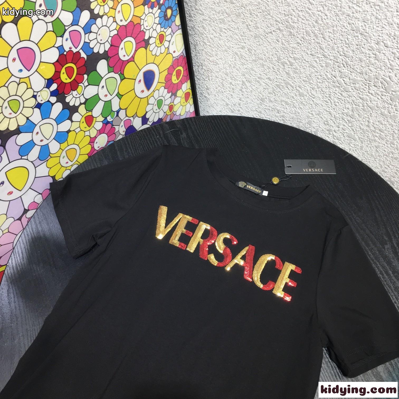 着心地いい カジュアル おしゃれ 合わせやすい ラウンドネック ヴェルサーチ tシャツ コピー ロゴ 半袖-3
