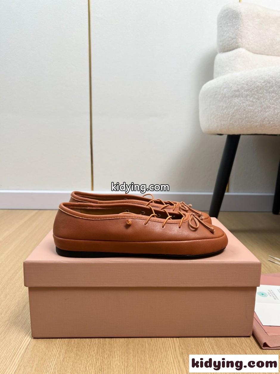 上品 可愛い ナッパレザー バレリーナ ミュウミュウ シューズ コピー ライトブラウン-2