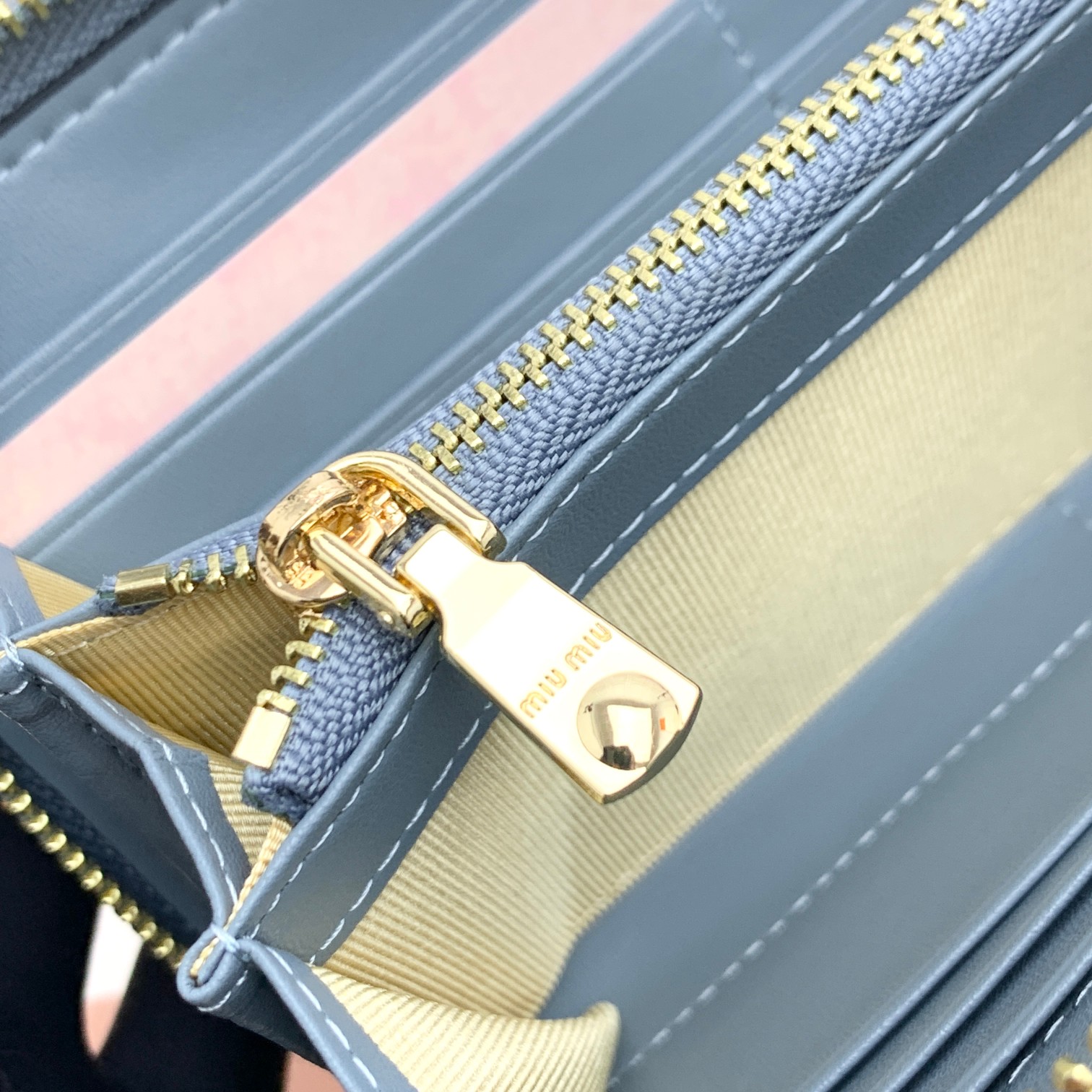 マテラッセレザー ジップアラウンド長財布 ミュウミュウ 財布 コピー ブルー-4