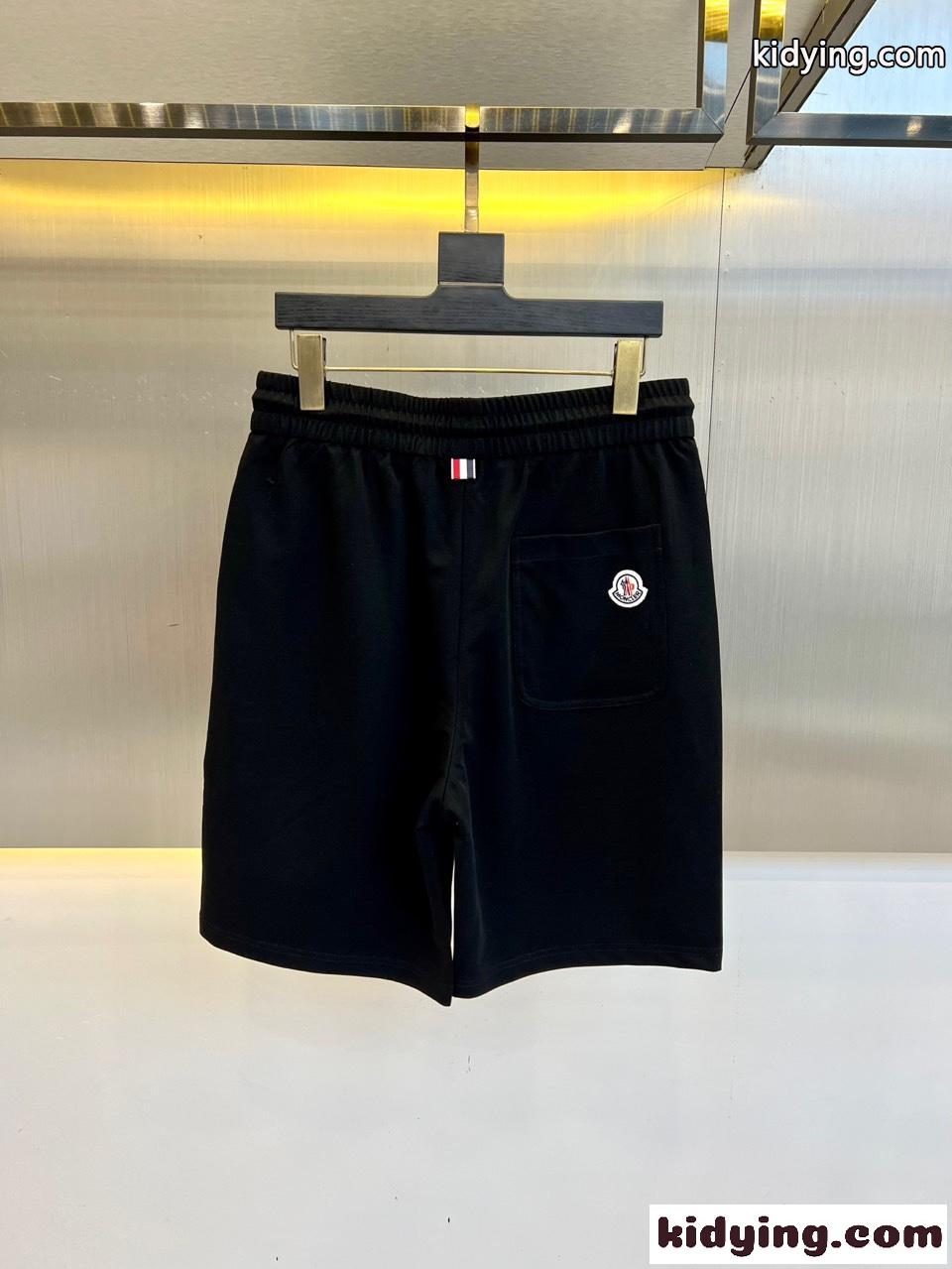 カジュアル 合わせやすい ショートパンツ モンクレール パンツ コピー ブラック-1