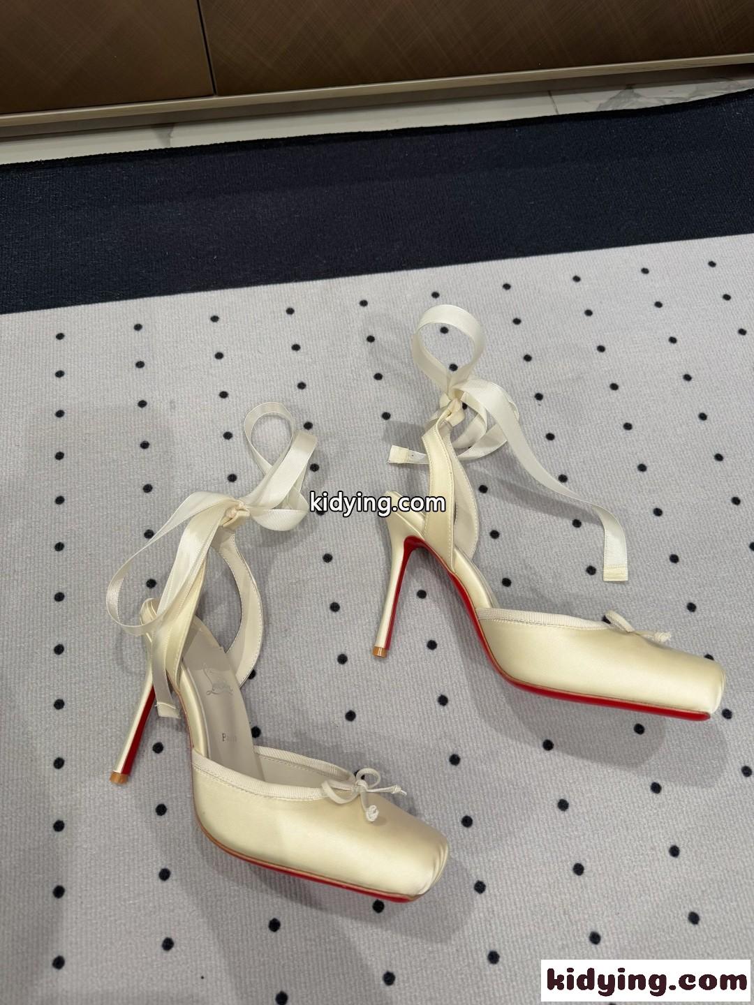 エレガント 上品 10cm ハイヒール クリスチャン・ルブタン パンプス コピー ベージュ-2