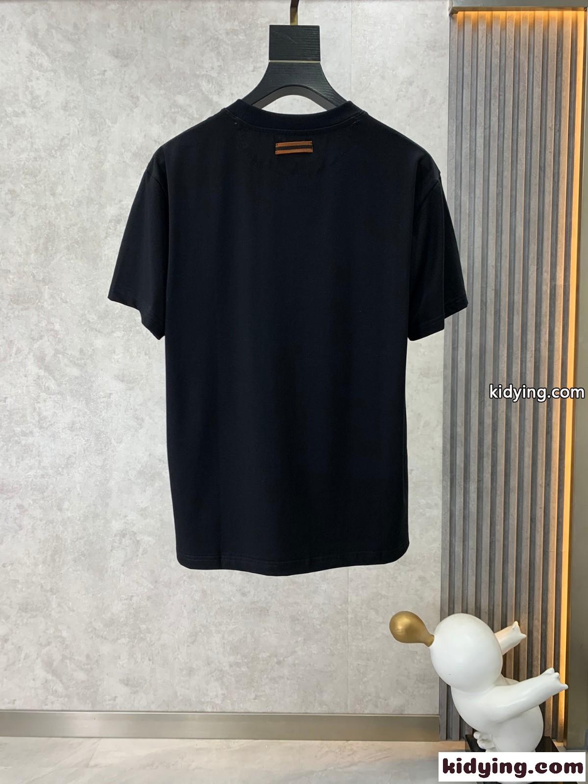 ベーシック シンプル ロゴ クルーネック 半袖Tシャツ エルメネジルド・ゼニア Tシャツ コピー ブラック-1