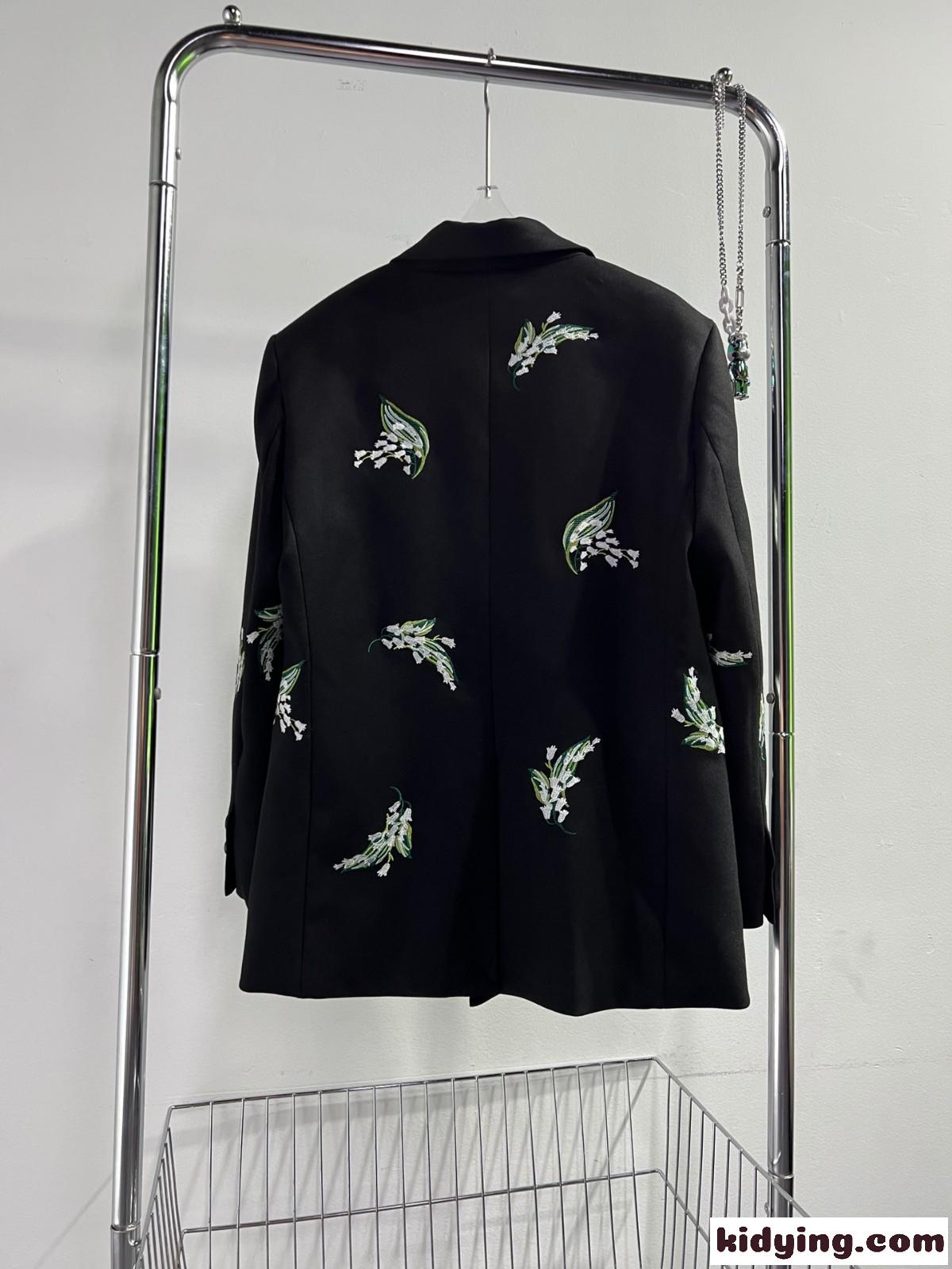 上品 ファッション 刺繍入り ヴァレンティノ ジャケット コピー レディース 長袖 テーラードジャケット-1