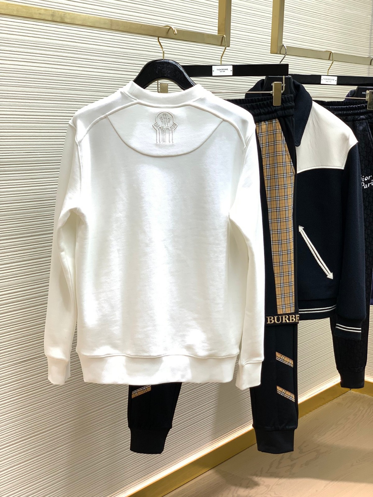 シンプル おしゃれ クルーネック スウェットシャツ モンクレール Tシャツ コピー-3