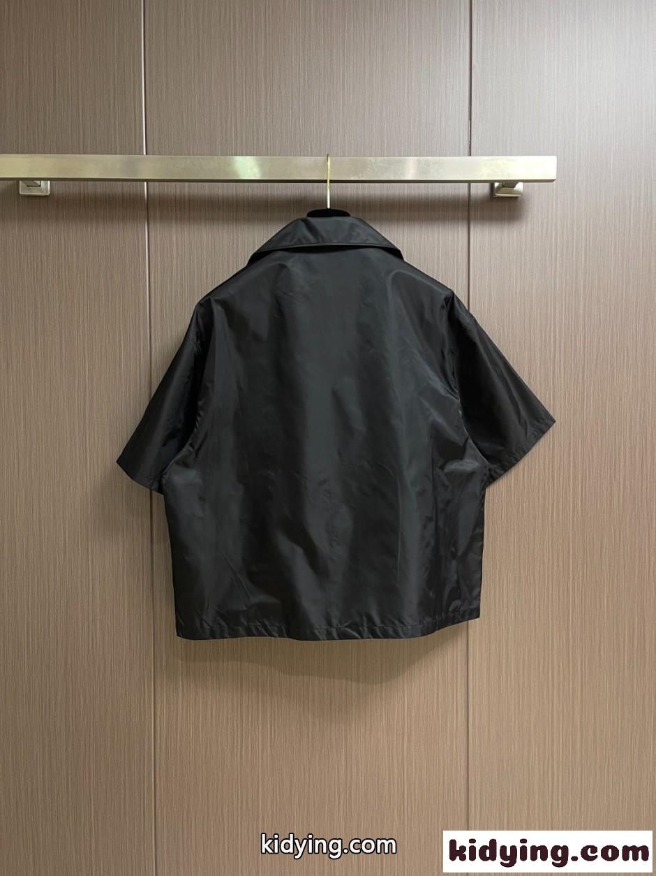 人気 洗練された Re-Nylon 半袖シャツ プラダ シャツ 偽物 ブラック-0