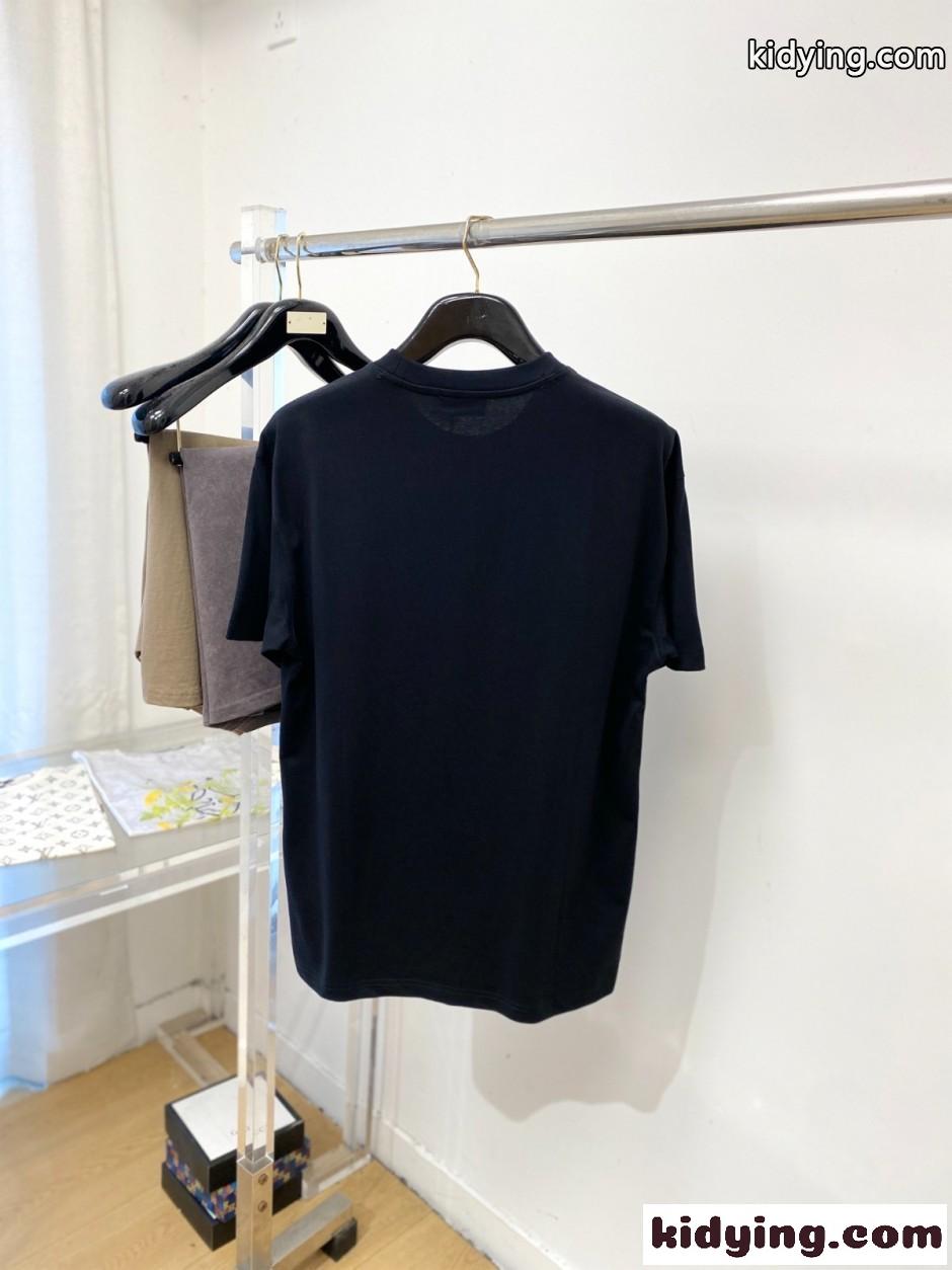 目を引く ロゴ刺繍 モンクレール Tシャツ 偽物 クルーネック 半袖Tシャツ ブラック-3