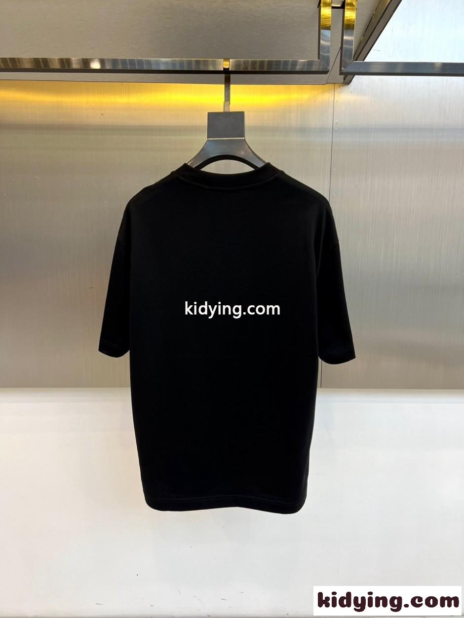 シンプル ロゴプリント 半袖Tシャツ プラダ Tシャツ 偽物 クルーネック ブラック-1
