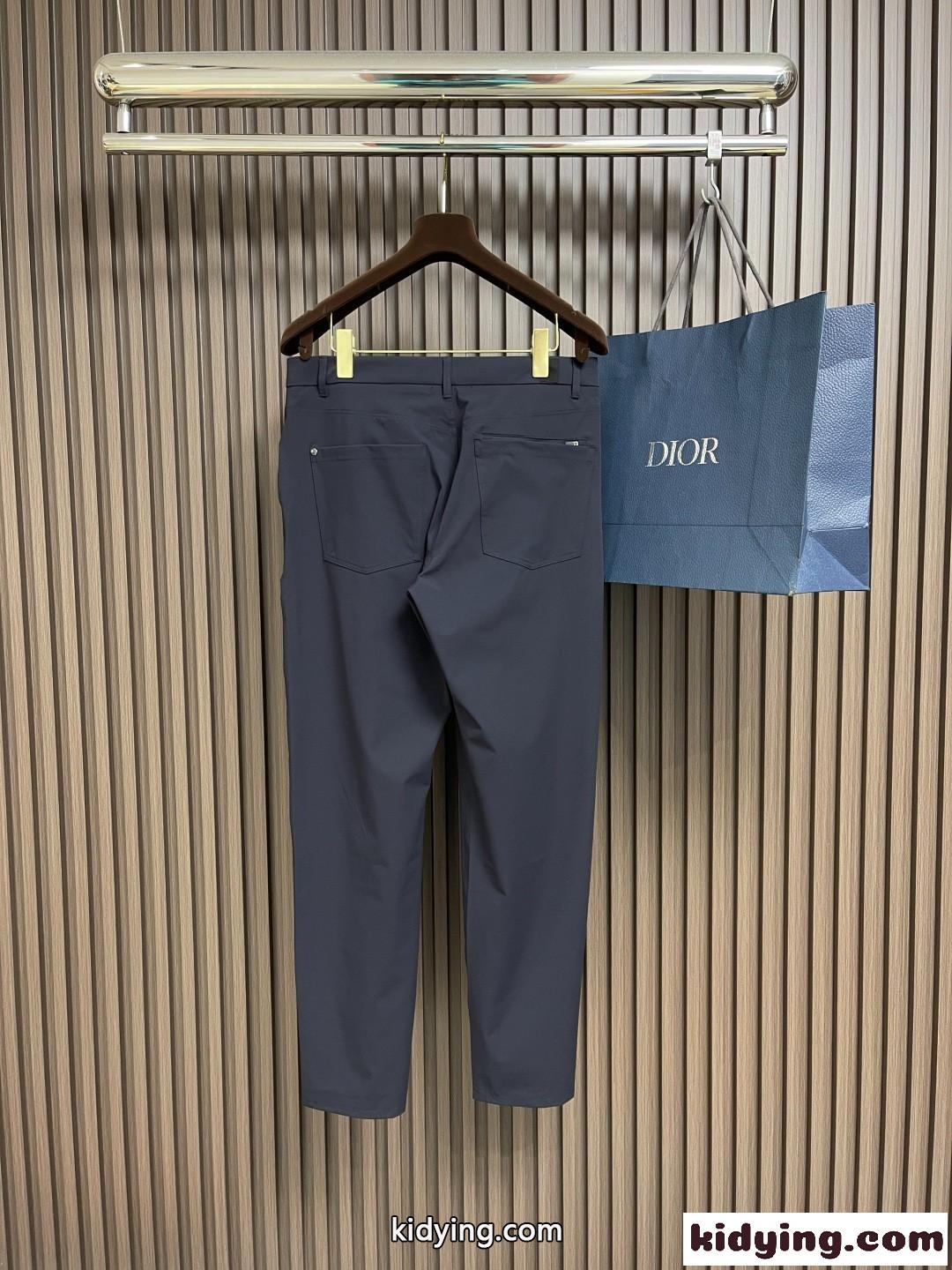シンプル 洗練された チノパンツ プラダ パンツ コピー メンズ ロングパンツ ブラック-0