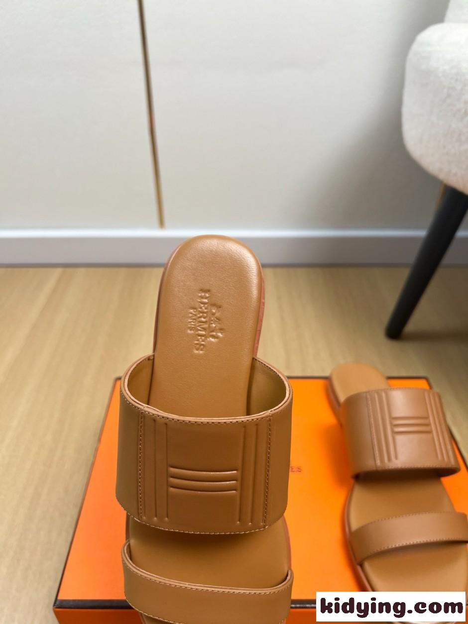 上品 シンプル エルメス サンダル モナ スーパーコピー Hロゴ キャメル-4