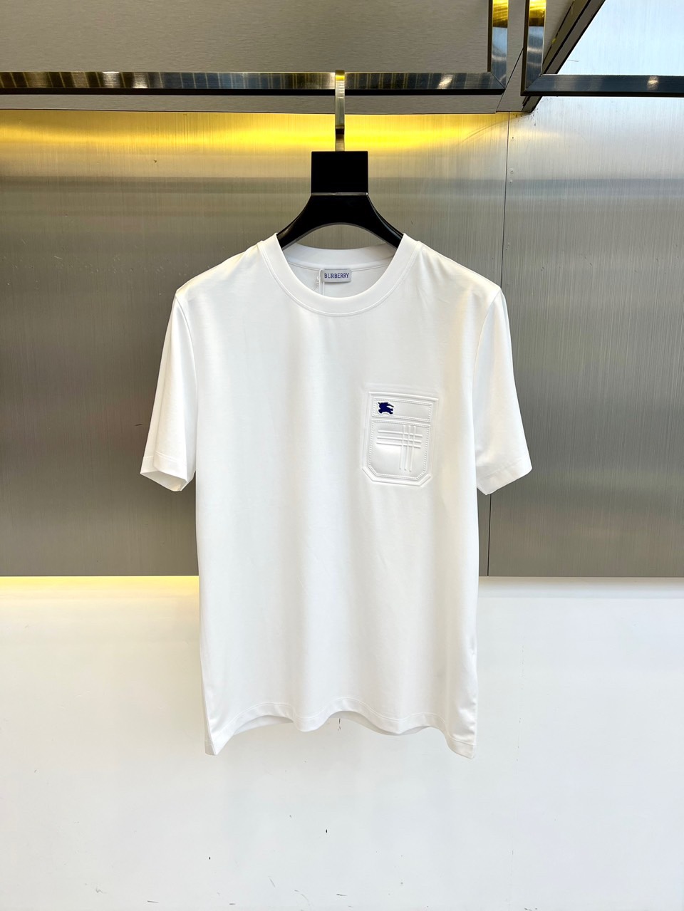 シンプル 上品 クルーネック 半袖Tシャツ バーバリー Tシャツ 偽物 ホワイト-1