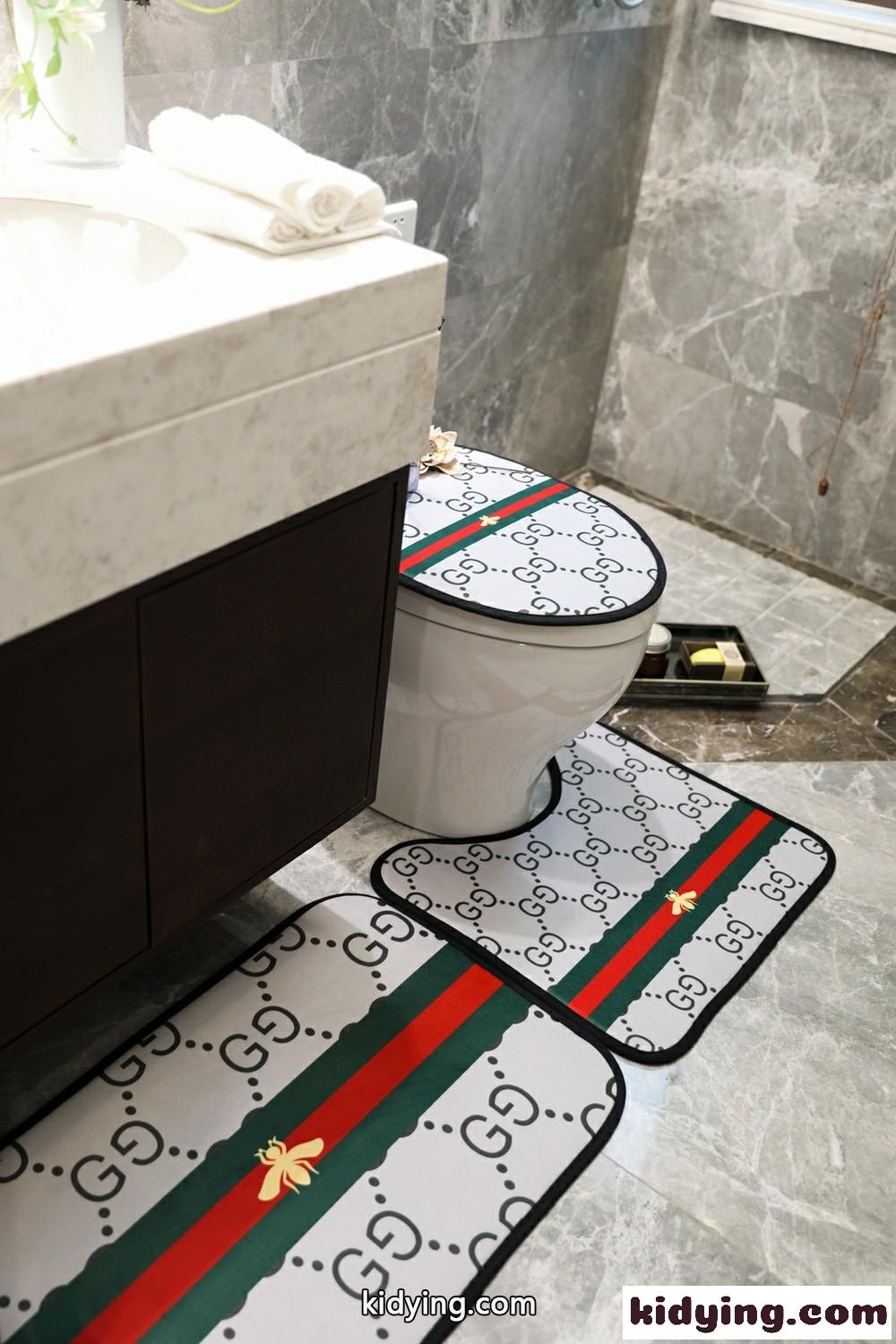 グッチ トイレマットセット コピー グレー 心地良いです 滑るのを防ぎます 静かな音 浴室 人気-1