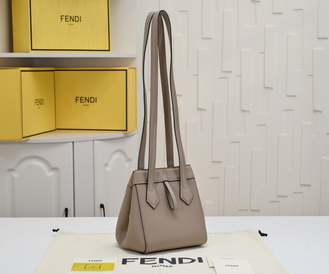 フェンディ バッグ コピー Fendi Origami スモール グレーレザー 変形ミニバッグ-2