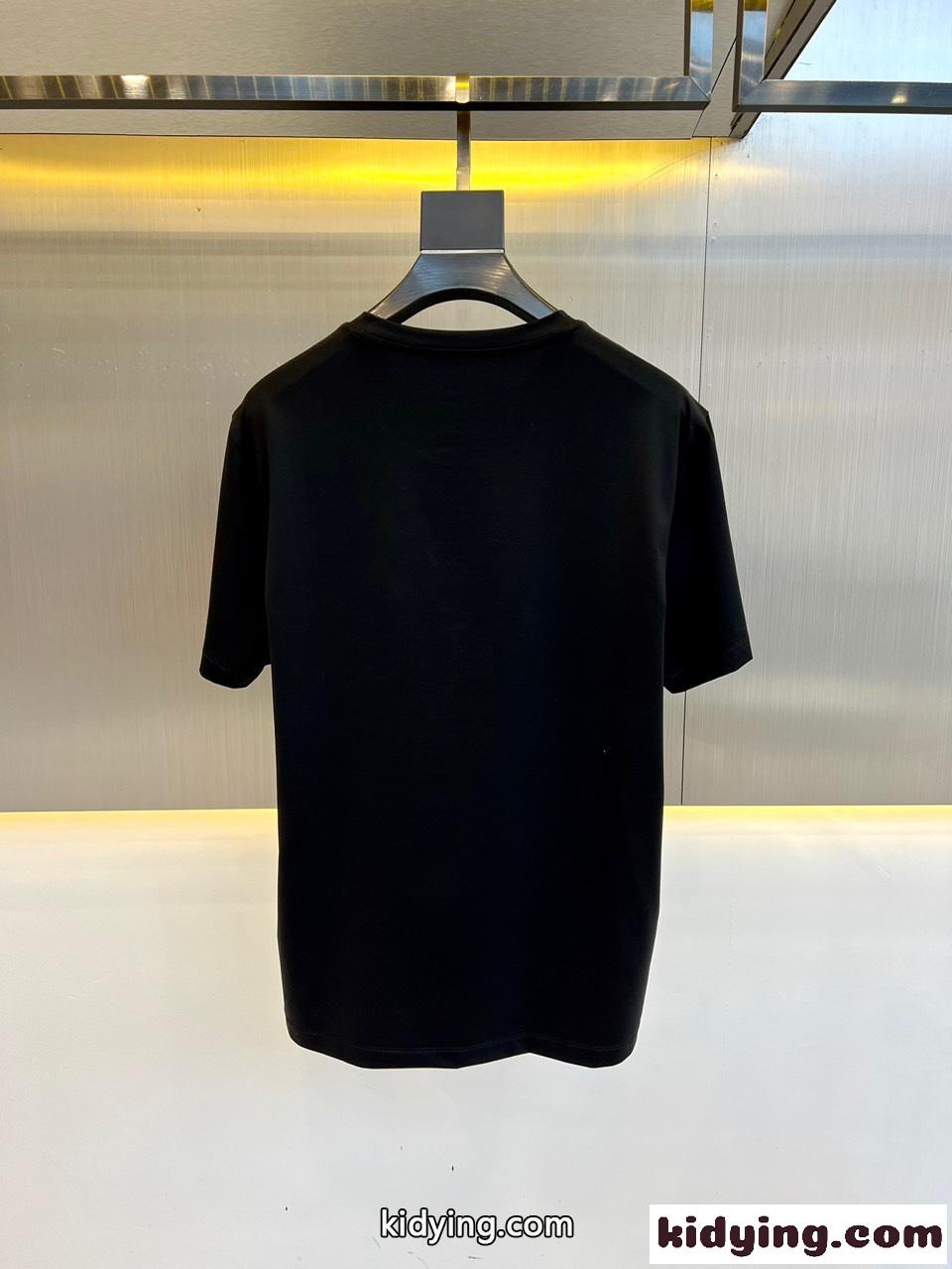 サルヴァトーレ・フェラガモ Tシャツ コピー シンプル ロゴ入り 半袖Tシャツ ブラック-4