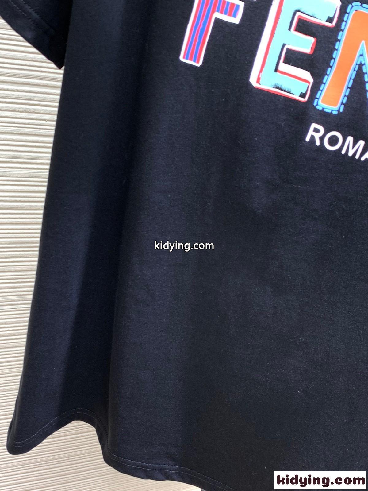 マルチカラーロゴ入り クルーネック フェンディ Tシャツ コピー 半袖 トップス-4