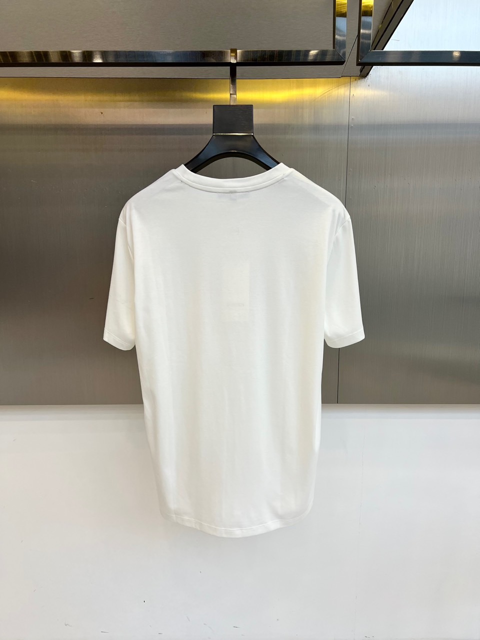 お洒落 ロゴ入り 半袖Tシャツ グッチ Tシャツ 偽物 クルーネック ホワイト-3