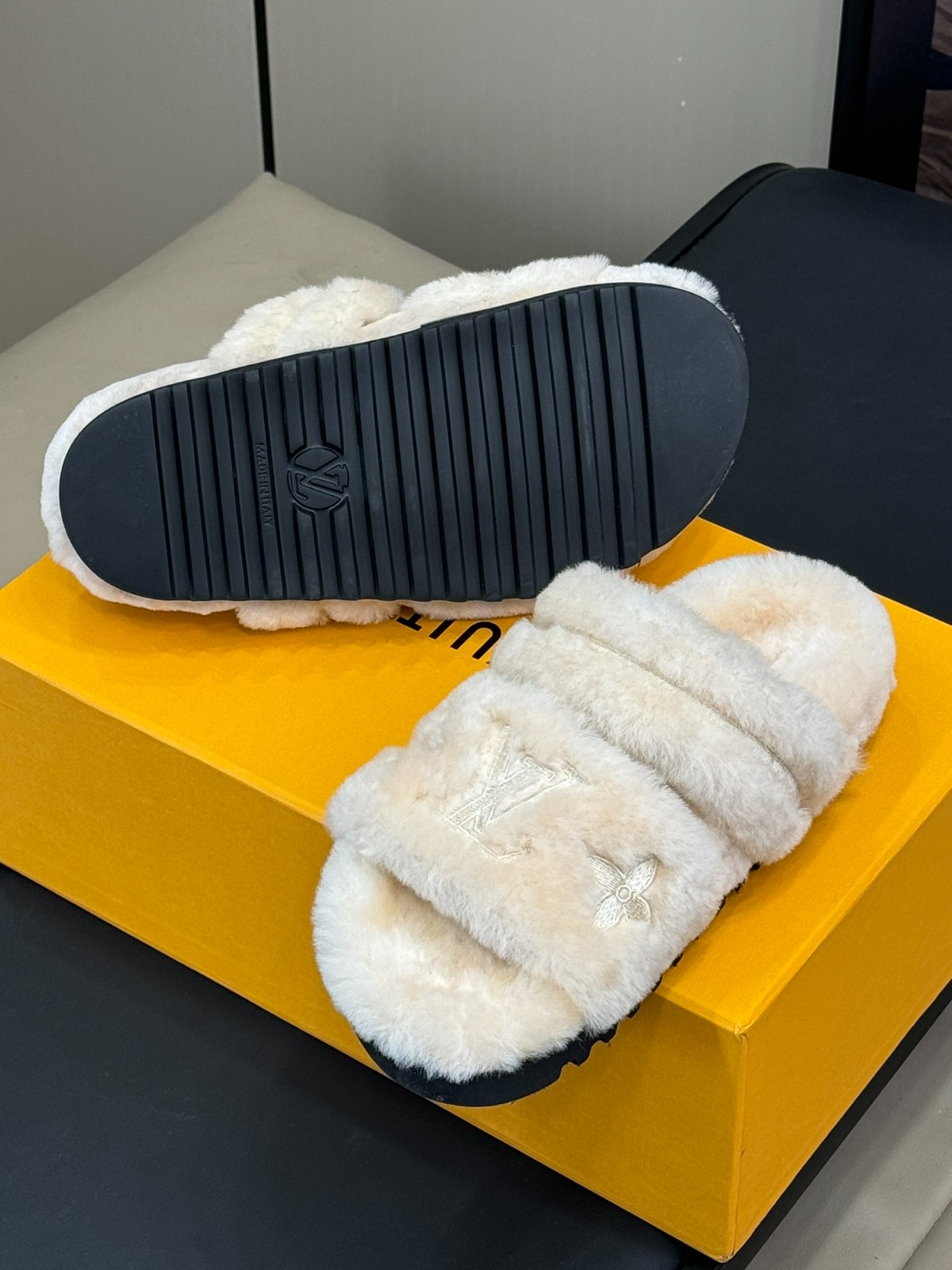 今季大人気 もこもこ LV サンセット・ライン ミュール ルイヴィトン シューズ コピー ベージュ-2