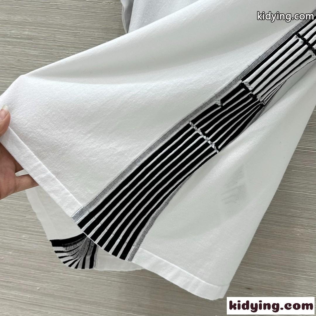 Dior Graphique コットンTシャツ クリスチャン・ディオール Tシャツ コピー-1