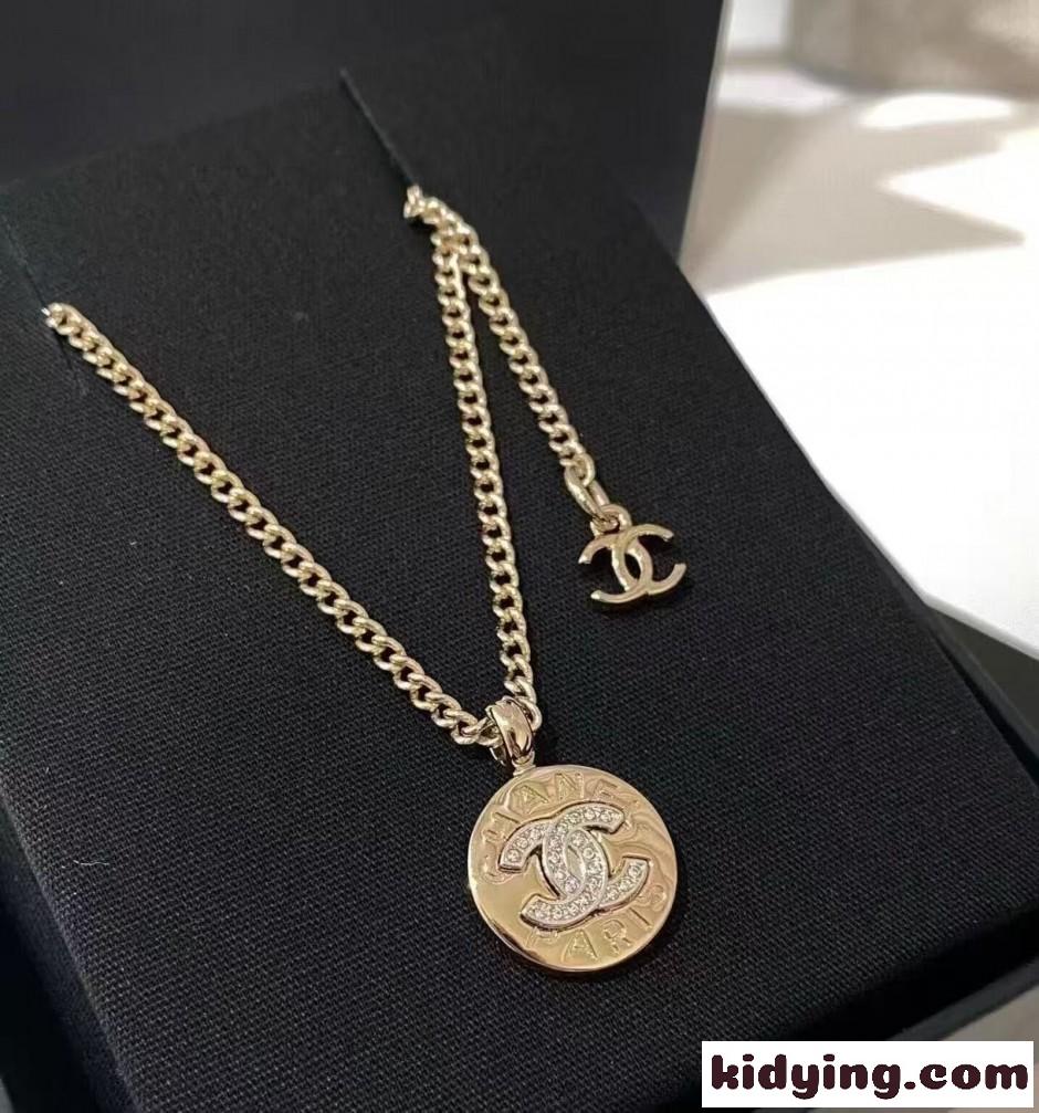 洗練された コインモチーフ CCロゴ ロングネックレス シャネル ネックレス 偽物-0