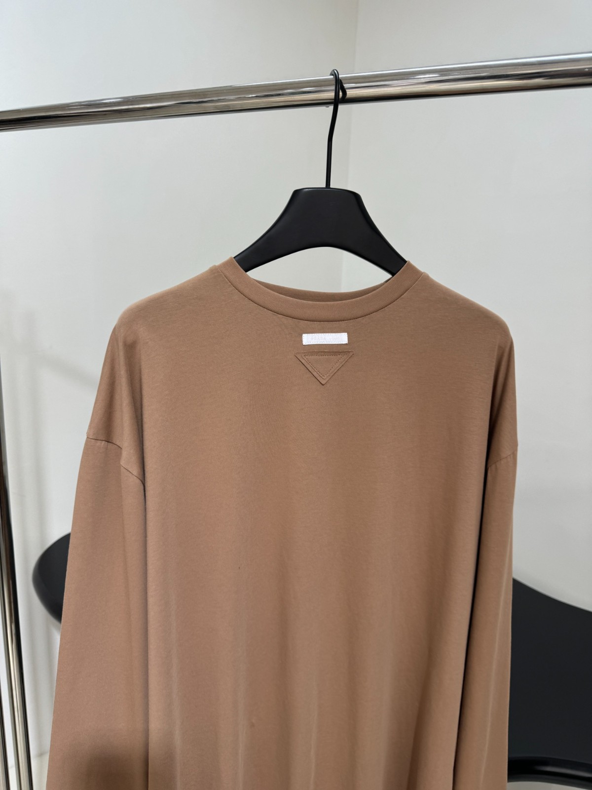 シンプル カジュアル 長袖Tシャツ プラダ Tシャツ コピー ユニセックス カーキ-2