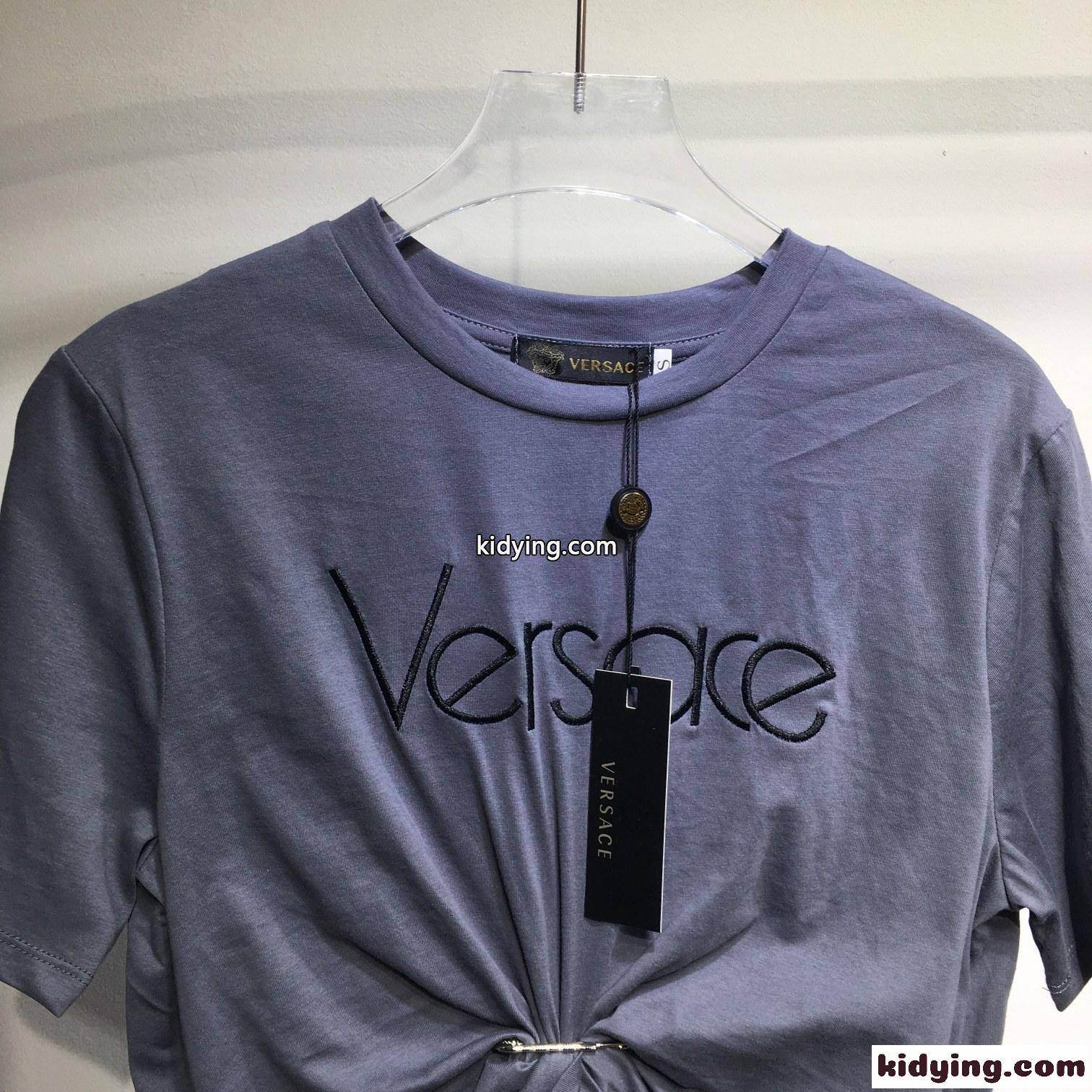 セーフティー ピン ロゴ 半袖Tシャツ ヴェルサーチェ Tシャツ コピー グレー-2